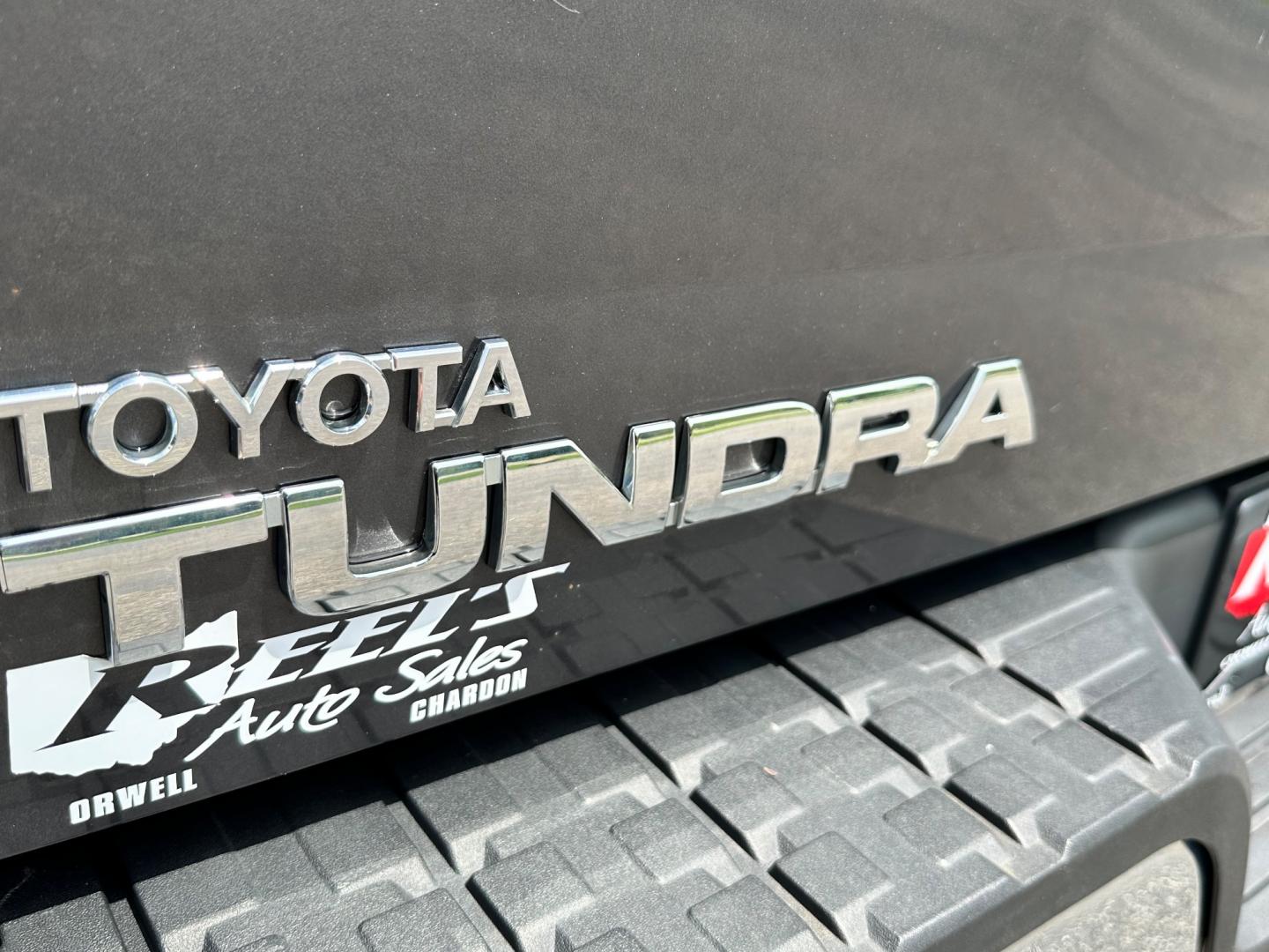 2011 Gray /Black Toyota Tundra SR5 (5TFUM5F12BX) with an 4.6L V8 engine, 6-speed automatic transmission, located at 11115 Chardon Rd. , Chardon, OH, 44024, (440) 214-9705, 41.580246, -81.241943 - Photo#13